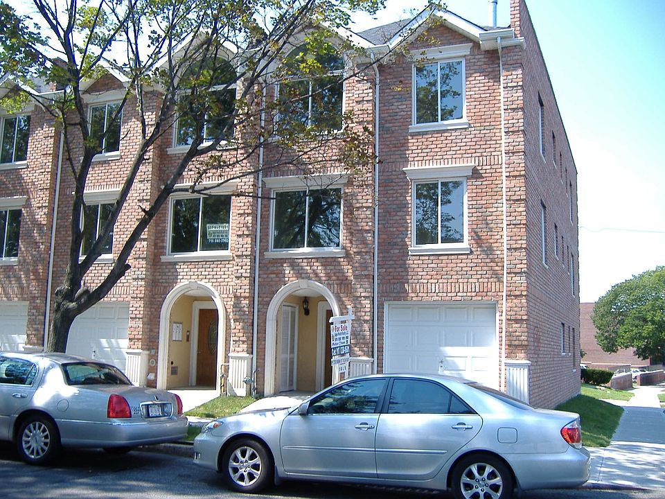 1st image of 16321 72nd Ave APT 3