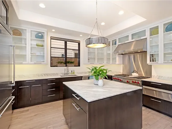 435 Carnation Ave, Corona Del Mar, CA 92625