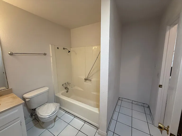 15991 N Culver Rd — Photo 4