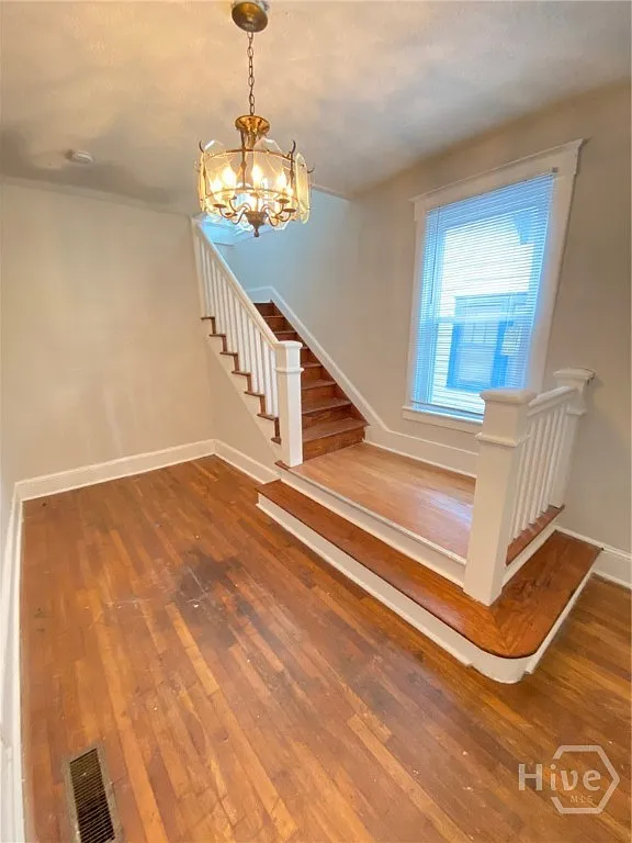 2 bed, 1.0 bath, 1200 sqft, $1,675 — Photo 2