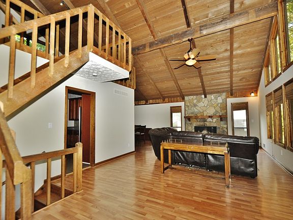 2nd image of 3981 Fairington Dr