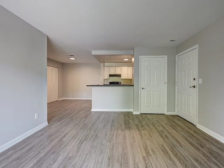 Boulder Pointe Apartments — Photo 11