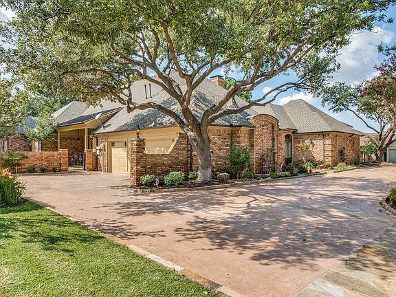 3rd image of 2705 Winding Hollow Ln