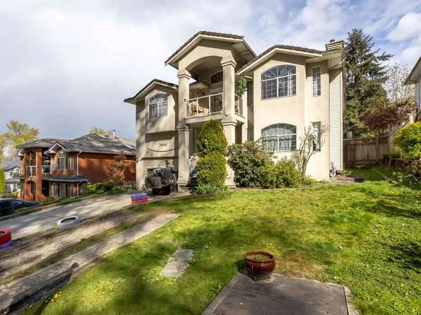 14446 Bedford Dr, Surrey, BC V3R 0W3