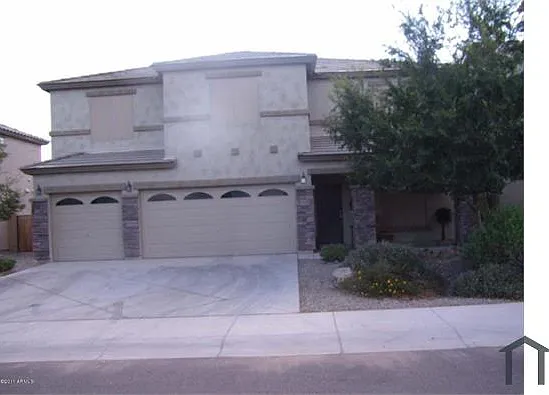 6626 S 54th Ln — Photo 2