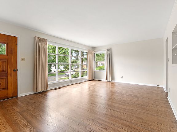 4th image of 189 Oakview Dr