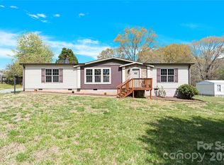 3770 Macklin St, Claremont, NC 28610