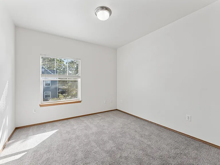 Reedville Commons — Photo 17