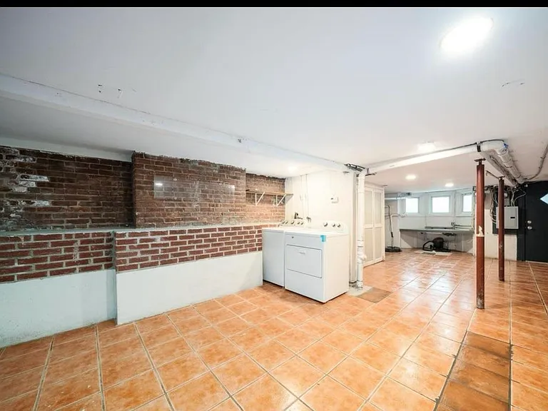 28 Jones St — Photo 16