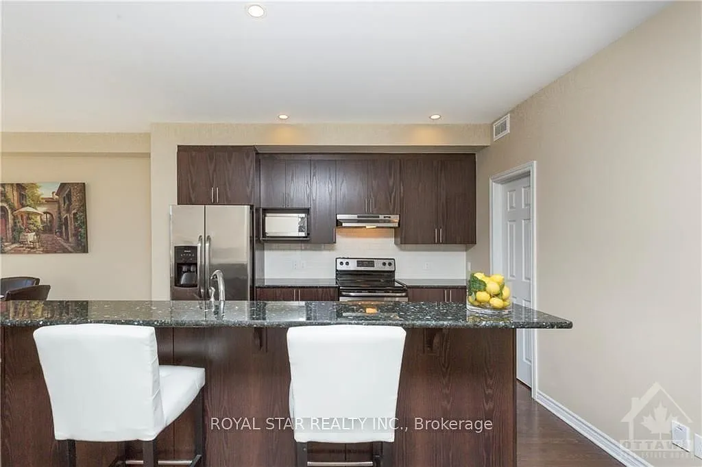 3 bed, $2,850 — Photo 4
