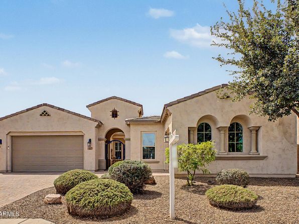2937 E Longhorn Dr