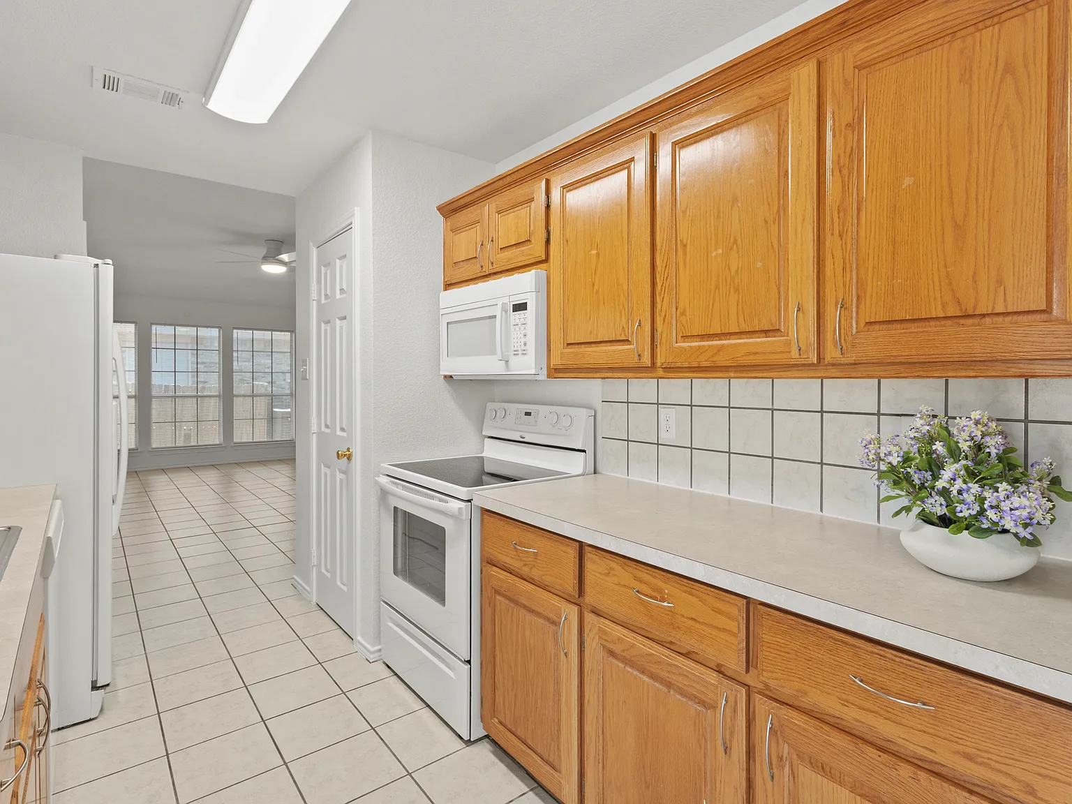 3 bed, 1245 sqft, $2,050 — Photo 1