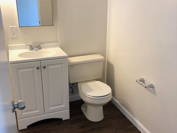 3rd image of 2890 Leeward Ave APT 221