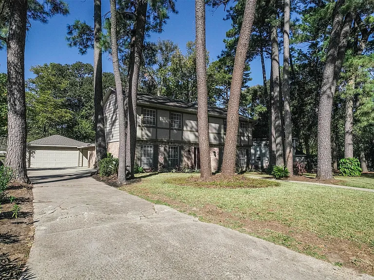 7818 Beaufort Dr — Photo 3
