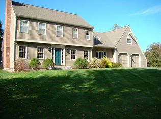 14 Kings Grant Rd, Weston, MA 02493