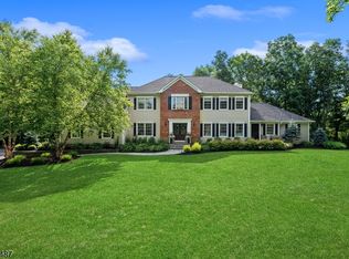 6 White Tail Ct, Stockholm, NJ 07460