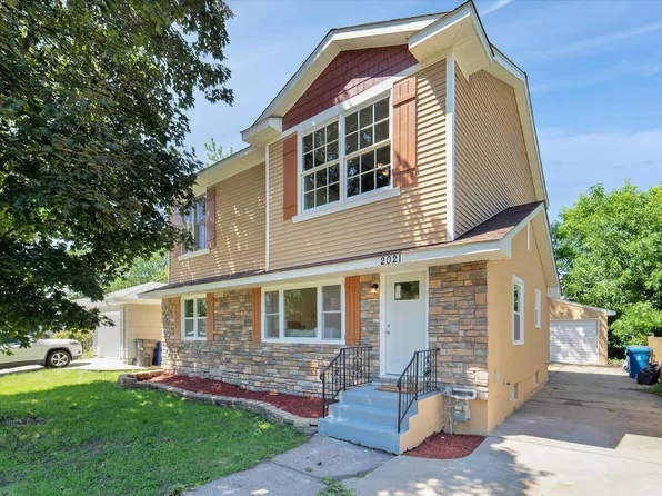 2021 Field Ave, Saint Paul, MN 55116