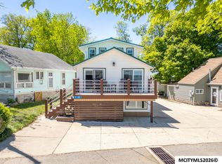 15381 1st St, Clear Lake, IA 50428