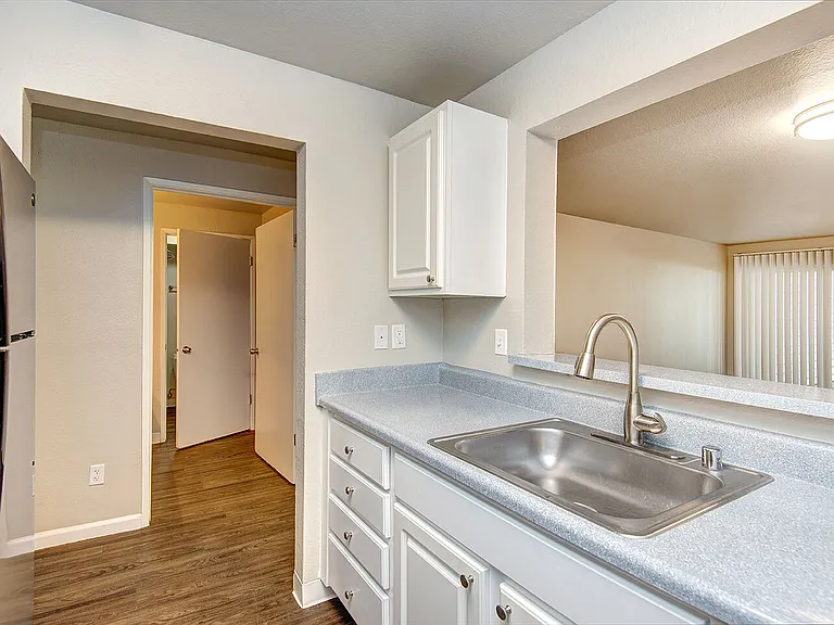 CentrePointe Apartments — Photo 12