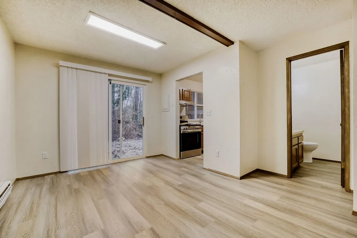 Building Photo - 1705 Lake Stevens
