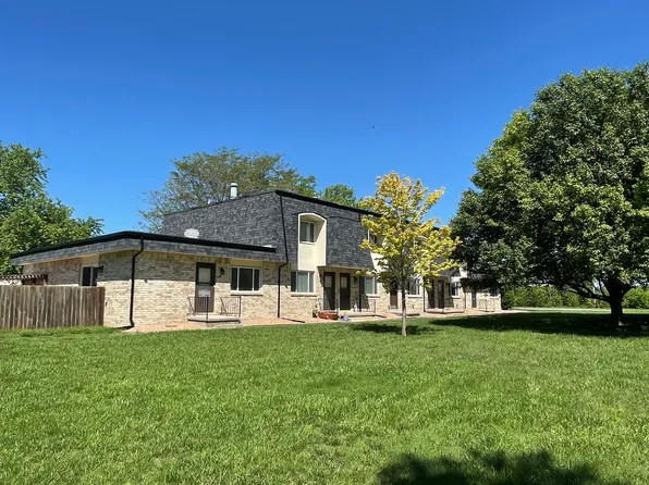 111 Lynn Ln APT 6, Newton, KS 67114