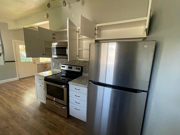3rd image of 1540 Hyde Park Ave