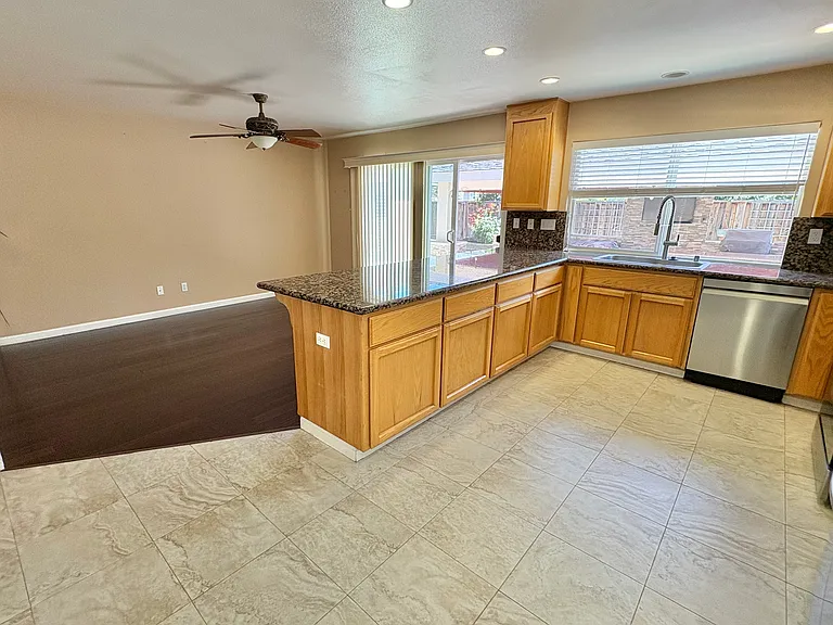 5376 Gerine Blossom Dr — Photo 7