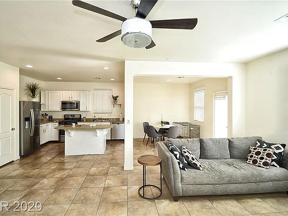 3rd image of 1125 Blakes Field Pl