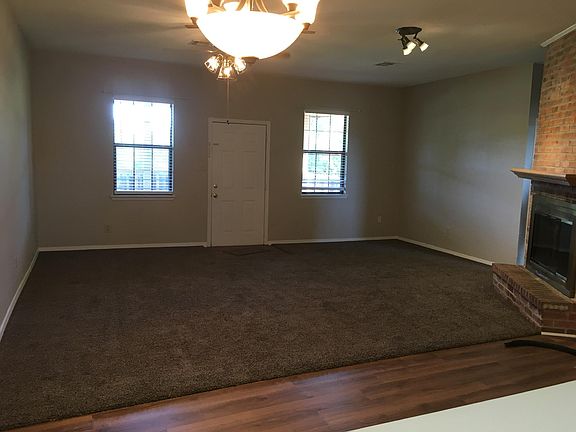 4th image of 502 Acorn Ln