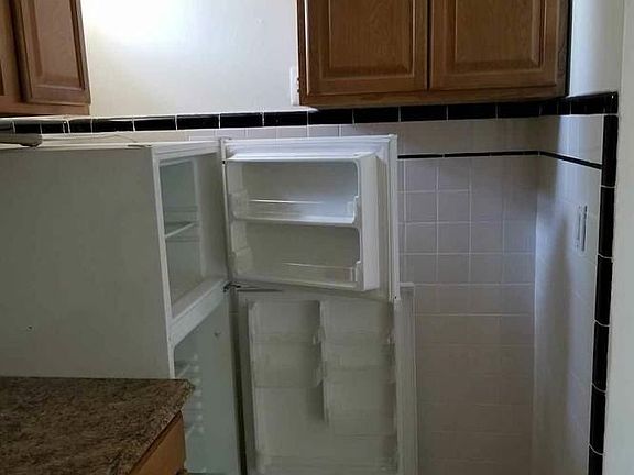 2nd image of 54 Bennett Ave