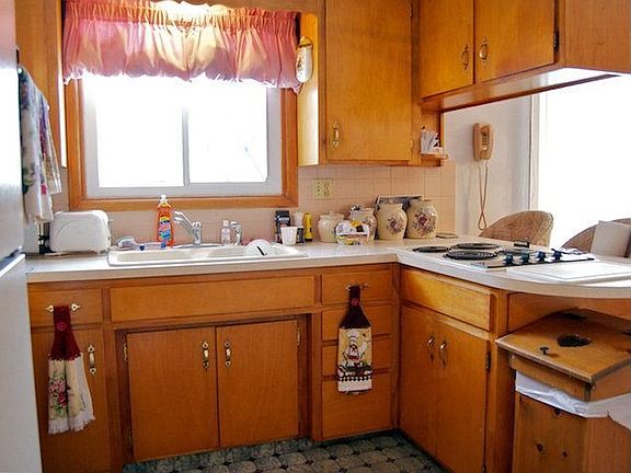 5th image of 1478 Resthaven Dr