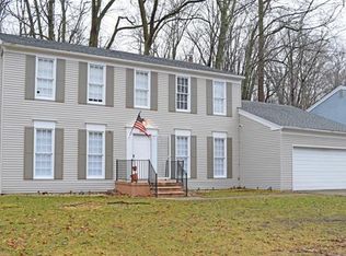 18342 Mayfield St, Livonia, MI 48152