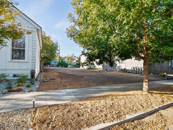 3242 X St, Sacramento, CA 95817
