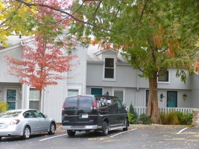 83 Schooner Ln, Lake Saint Louis, MO, 63367