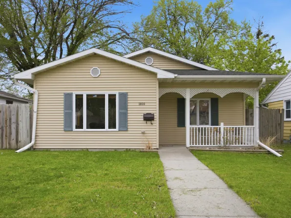 1810 5th Ave S, Fargo, ND 58103