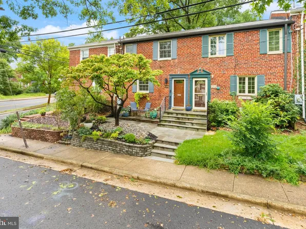 202 Gentry Ave, Alexandria, VA 22305