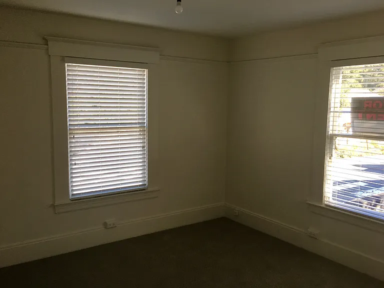 140 E Blithedale Ave #140 — Photo 6