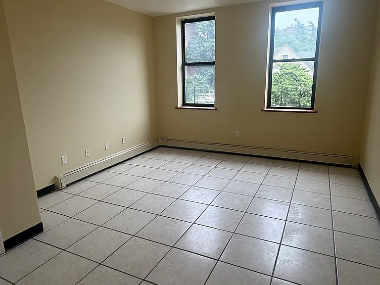 76 Caryl Ave #2E — Photo 9