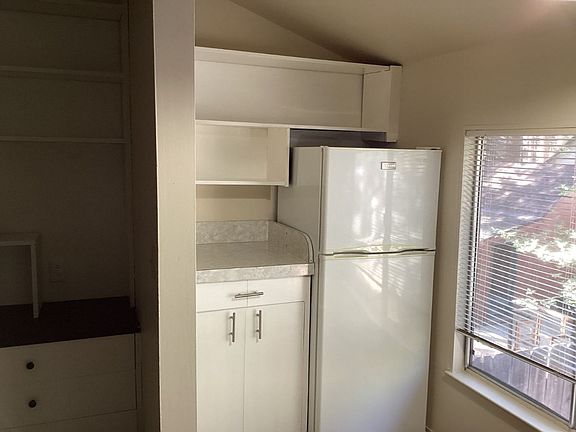 4th image of 1040 Martin Ave Unit 7