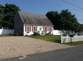 4 Hemeon Dr, West Yarmouth, MA 02673