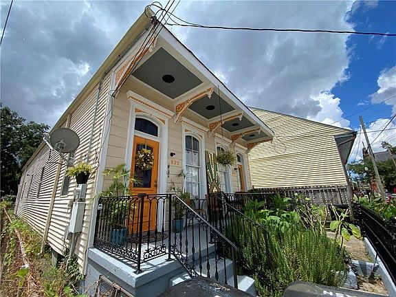 2nd image of 822-24 Josephine St