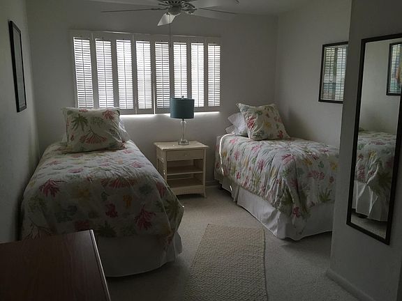 4th image of 561 Periwinkle Way Unit E5