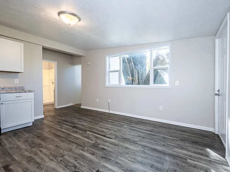 814 S 27th St — Photo 3