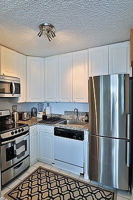 4th image of 353 E 72nd St APT 11A