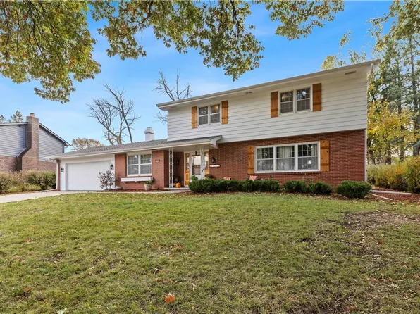 1804 80th St, Windsor Heights, IA 50324
