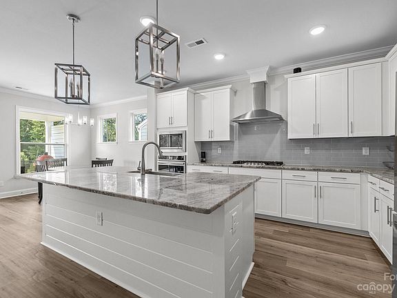 4th image of 6121 Holland St