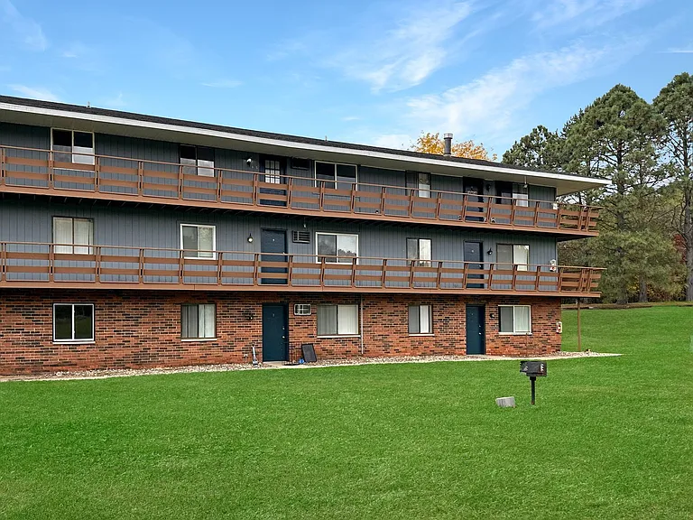 Lakewood Apartments — Photo 33