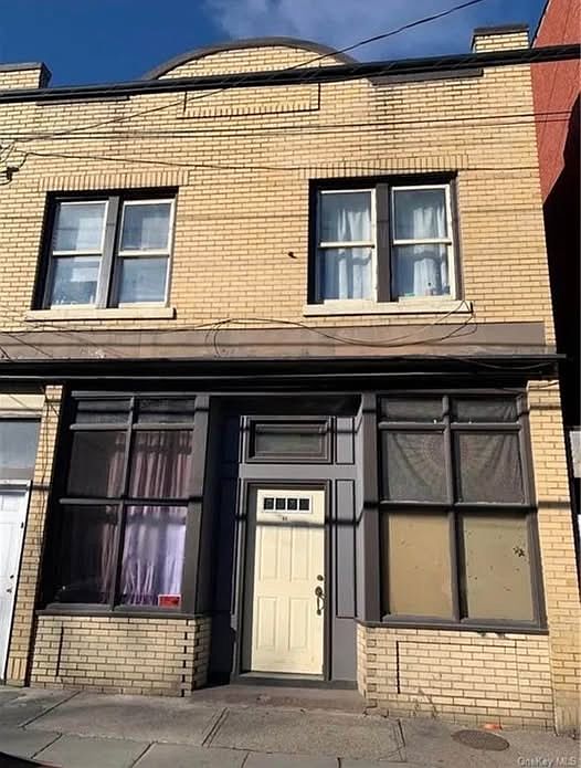 1st image of 84 William St #C
