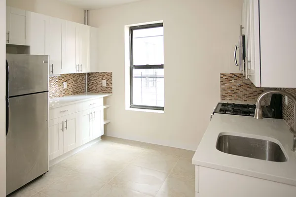 Rented by Evergreen Apartments BK | media 5