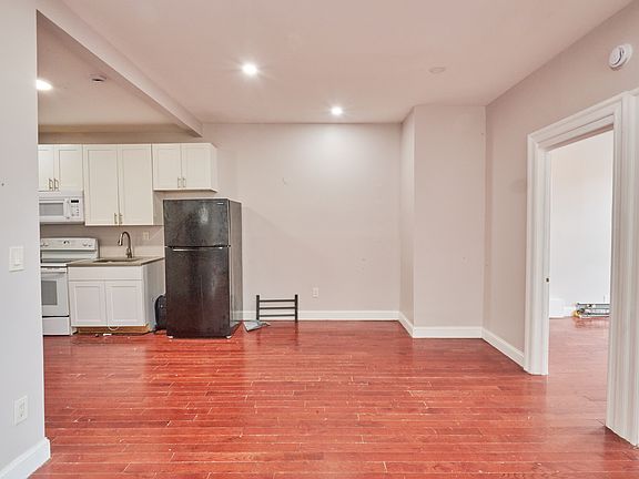 3rd image of 717 E 242nd St #2F